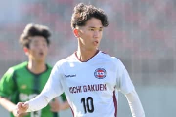 「もう二周り大きくなって…」昌平に大敗も奮闘の高知10番は、強豪大で捲土重来を期す「プロ内定を目ざしていきたい」【選手権】