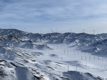 中国新疆モリ・カザフ自治県、国内初の県級2千万kW級新エネ拠点に