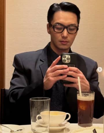 俳優ピョン・ヨハン、恋人のティファニー（少女時代）と過ごしたのかな？イケメンな“プレ花婿”