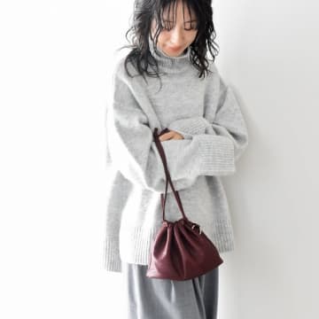 このくたっと感がたまらない。注目度No.1の「巾着ミニバッグ」スタッフ3名の愛用レポ♪