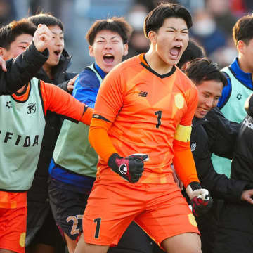 「これはアカン」監督も締め出されたスペイン遠征での喧嘩。興國を変えた“選手同士の対話”【選手権】