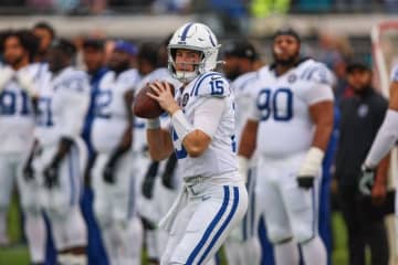 コルツ、今季最終戦はリバースに代えてレナードを先発QBに起用