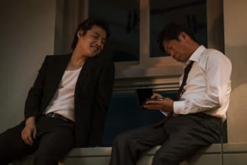 闇のブローカー、悪徳検事、暴力刑事、ヤク中の女優… 韓国の麻薬取引現場に実在する“闇堕ち”したヤツら『YADANG／ヤダン』