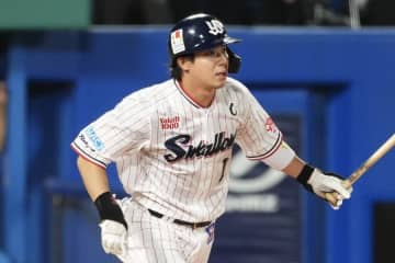 ヤクルト「背番号1」が失う“絶対的立場”　村上移籍で始まる過酷な椅子取りゲーム