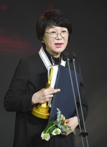 新年に届いた訃報…『トムとジェリー』解説で愛された韓国大御所声優が持病のため死去　享年76歳