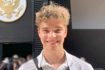 「みんなが周りに合わせて行動しがち」「訓練されているかのよう」　外国人が思わず驚いた日本人の行動とは【2025年まとめ】