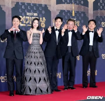【PHOTO】イ・ジェフンからチェ・ウシク、BTOB ソンジェまで「2025 SBS演技大賞」レットカーペットに登場