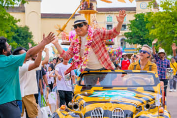 史上初、ジャッキー・チェンが”本人役”で大奮闘！年齢を超越したノンストップ99分『パンダプラン』場面写真