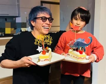 ココリコ遠藤の妻、田村淳と一緒に祝ってもらった次男の誕生日「かなり貴重だぞー」