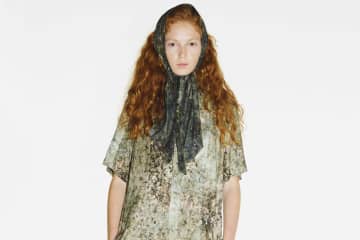 トーガ プルラ 2026年春夏コレクション - 力強さと繊細さを同居させて