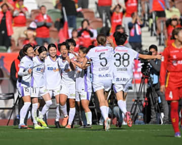 広島レジーナが皇后杯初優勝！ 李誠雅が先制弾、終了間際に中嶋淑乃が千金弾！ INAC神戸に２－１で競り勝つ