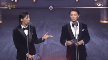 笠松将、流暢な韓国語に俳優たちも驚き！「2025 SBS演技大賞」サプライズ登場が話題