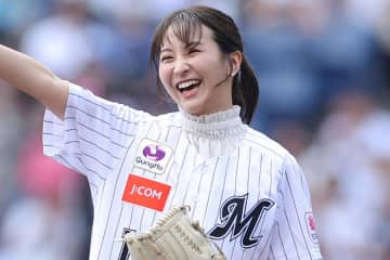 野球ファンお馴染み美女が挙式報告　-8kg→+2kgの“激変”も…白ドレスで笑顔「可愛すぎます」