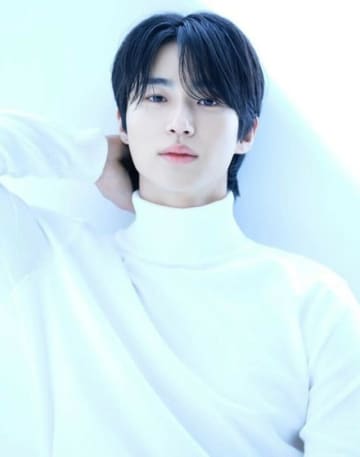 俳優ビョン・ウソク、新年初日から1億ウォンを寄付…「青少年女性のために使ってほしい」