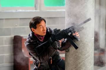 ジャッキー・チェン日本劇場公開100本記念！手に汗握る怒涛の冒頭アクションシーン解禁『パンダプラン』