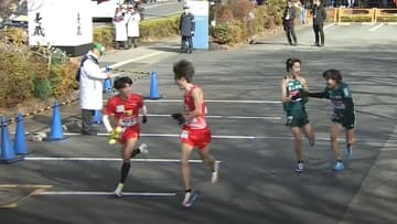 【箱根駅伝】青山学院大学は5位で5区・黒田朝日へ　4区・平松享祐が3人抜き　先頭とは3分24秒差でキャプテンに託される