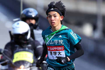 青学大、世紀の大逆転Vに衝撃　「16→11→8→5→1位」猛追曲線に「誰が予想してた？」「化け物」「起きた時は16位だったのに…」