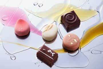 ショコラティエ パレドオール26年バレンタインチョコ、獺祭やワインなど“酒ショコラ”アソート