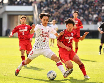 優勝候補の流経大柏が逆転勝利で８強進出！ 金子琉久のハットトリックなど大分鶴崎を５－１撃破！【選手権】