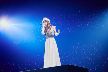 浜崎あゆみ、カウントダウン・ライヴを“聖地”代々木で開催　会場を見渡して感極まる姿も