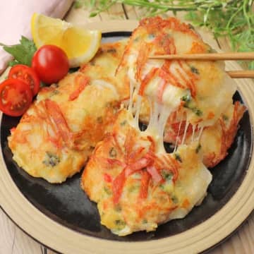 【コレ知ったら豆腐を買いに行きたくなる】「10分で完成」「正月明けにちょうどいい」混ぜて焼くだけの簡単おかずレシピ