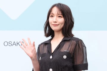 吉岡里帆　独身なのに「先に離婚報道が出ました…とほほ」今年は〝後厄〟も「丸ごと抱きしめて参ります！」
