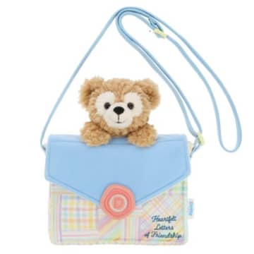 手紙風バッグからダッフィーが顔をみせる 東京ディズニーシー新作ショルダーバッグ