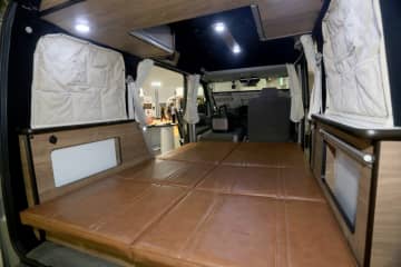 「寝れる」だけじゃない。「荷物」もたっぷり積めちゃう嬉しいエブリイ。週末趣味の頼れる軽キャンパーを発見！