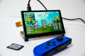 ブラウザ版「GeForce Now」に潜むロマン。約2万円のラズパイ＆小型モニタで「ポケットサイズのAAAゲーム」を実現してみた【年末年始特集】