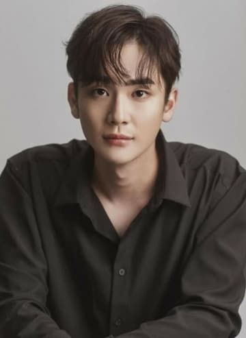 ドラマ「花郎〈ファラン〉」にも出演…俳優チョ・ユヌ、結婚発表し芸能界引退へ