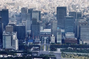 国内景気、拡大予想70％　賃金上昇、消費回復期待