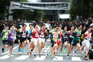 箱根駅伝の沿道にいた氷上の“スーパー女子高生”　スケオタ驚き「えっ!? いたの」「私服ピンクかわいい♡」