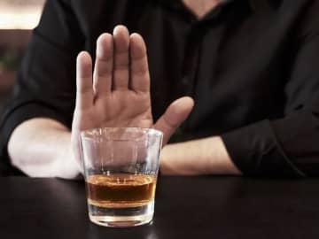 1カ月間禁酒することで得られる「隠れた健康効果」とは