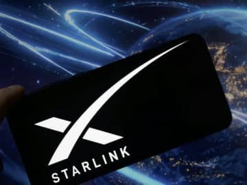 スターリンク、衛星数千機の高度を引き下げへ　軌道集約し衝突リスク減を狙う