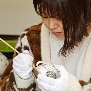 動植物、幻想的に描きたい　石川・能美の九谷焼作家
