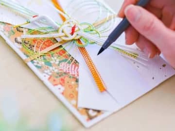 「ご祝儀袋」に文字をキレイに書く方法。使うのはペンとスマホだけ！誰でも簡単に美文字が書けますよ♪