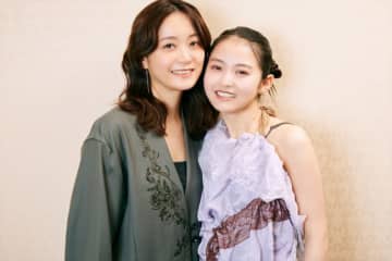 伊藤万理華＆深川麻衣が映画初共演！　お互いの存在は「家族」「ありのままでいられる」