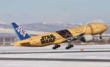 【ラストフライト直前特集】まもなく見納め！ヨーダが出迎える「C-3PO ANA JET」