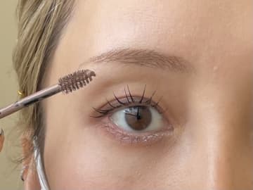 濃い眉さん必見！眉の存在感を薄める今っぽ忘れ眉の作り方