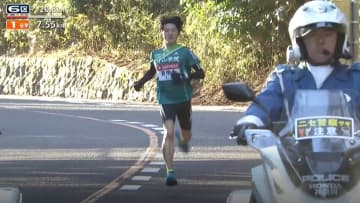 【箱根駅伝】青学6区・石川浩輝が2位との差を1分以上広げる　創価・小池莉希が区間新にあと1秒