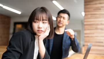 『会話が面白くない人』の共通点4選　なぜ面白くないの？楽しく話すコツとは？