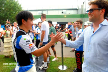 記念すべき最初の1枚から、落胆、ファンの期待、チームのサポートまで。5年間の角田裕毅取材にまつわる“秘蔵写真”を公開