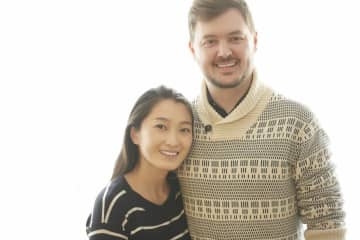 「人生は短いから」息子のひと言に背中を押され、50代女性が決意した"国際結婚"への挑戦