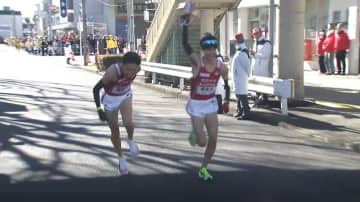 【箱根駅伝】帝京大学　ついにシード権まで13秒差　“世界一諦めが悪いチーム”が往路17位から11位まで巻き返して最終区間へ