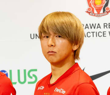 【浦和】松本泰志が1年で広島へ完全移籍「『戻ってこい』と言ってくれた久保会長をはじめ、サンフレッチェ広島の方々には感謝の気持ちでいっぱい」