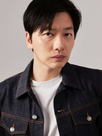 【公式】俳優イ・ドンフィ、演劇練習中に負傷…「回復に専念」