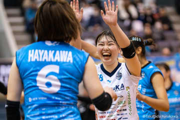 ブレス浜松が昨年最後のHGで掲出された選手のぼりのオークションを実施！