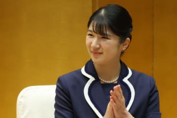 《優秀な専従職員も増員》愛子さま　来年度は単独ご公務が倍増へ！社会人3年目でさらに高まる期待