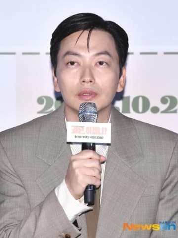 イ・ドンフィ、練習中の負傷により演劇「チューリングマシン」に不参加“回復に専念する”