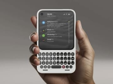 ブラックベリーを覚えている人が興味をそそられる新デバイス登場　CES 2026で展示